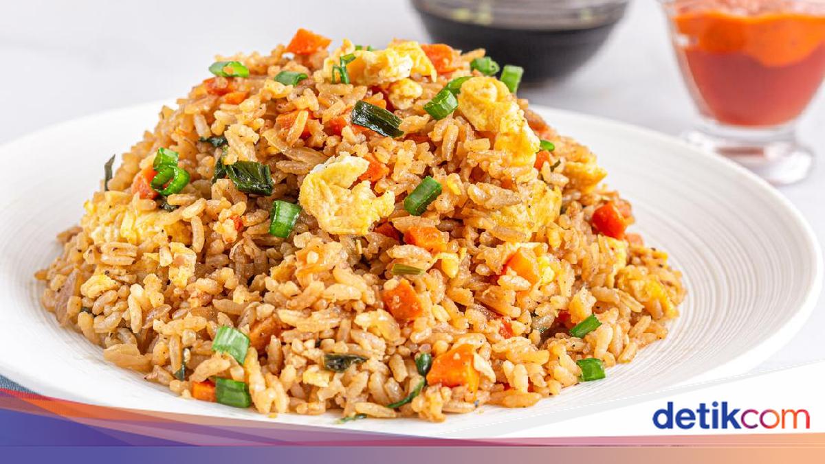 Nasi Goreng Spesial yang Menggugah Selera di Jl. Rinjani