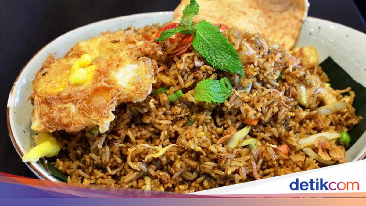 Nasi Goreng Spesial yang Menggugah Selera di Jl. Rinjani